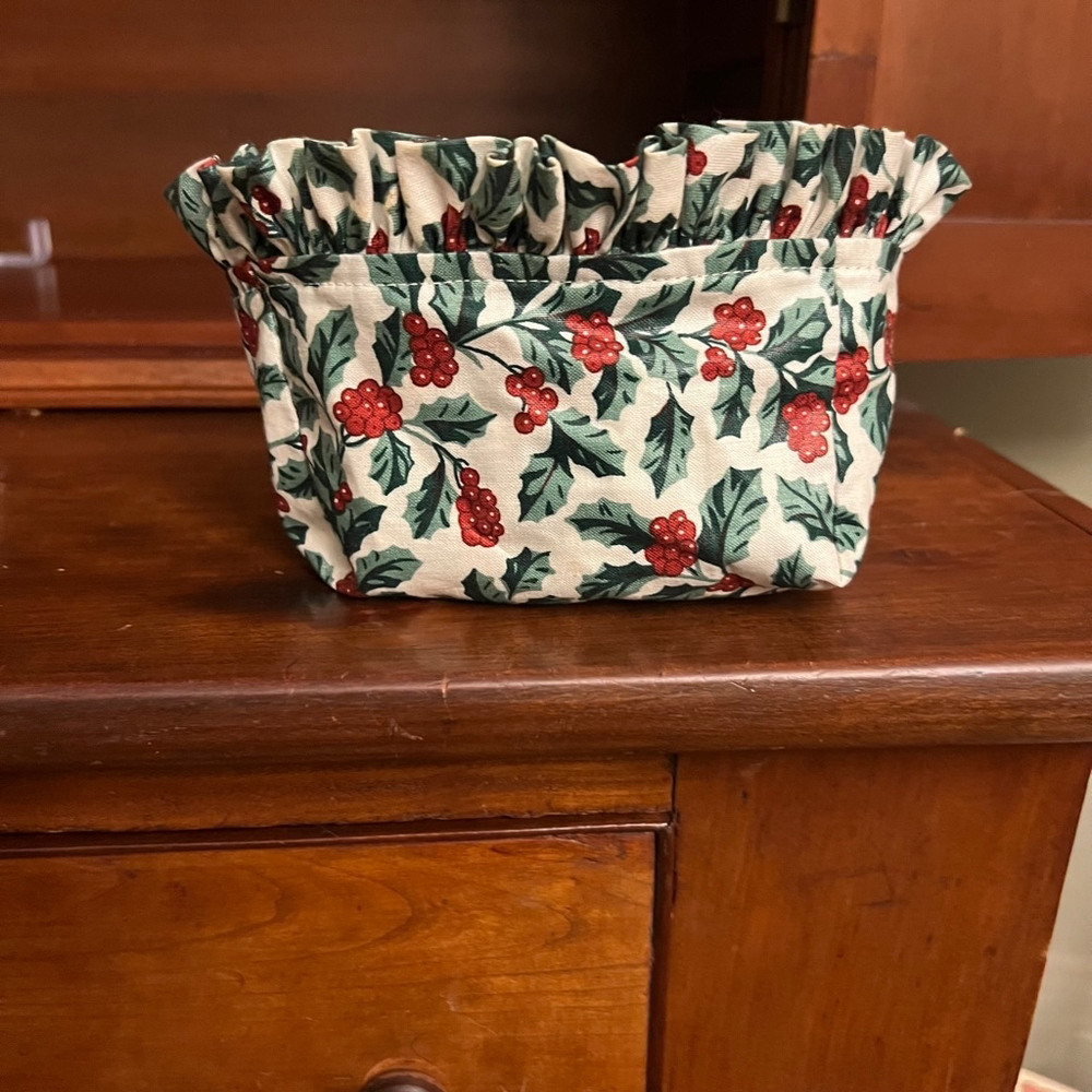 Longaberger Tea Basket Liner in Traditional Holly Pattern - Picture 10 of 10